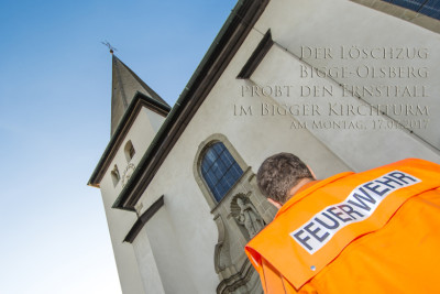 Der Löschzug Bigge-Olsberg probt den Ernstfall im Bigger Kirchturm
