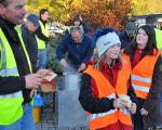 kleine staerkung vor der naechsten fuhre 20101025 2078089949