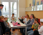 im kaffe sonnenschein loeschen wir unseren durst waehrend der backzeit 20200311 1676580279