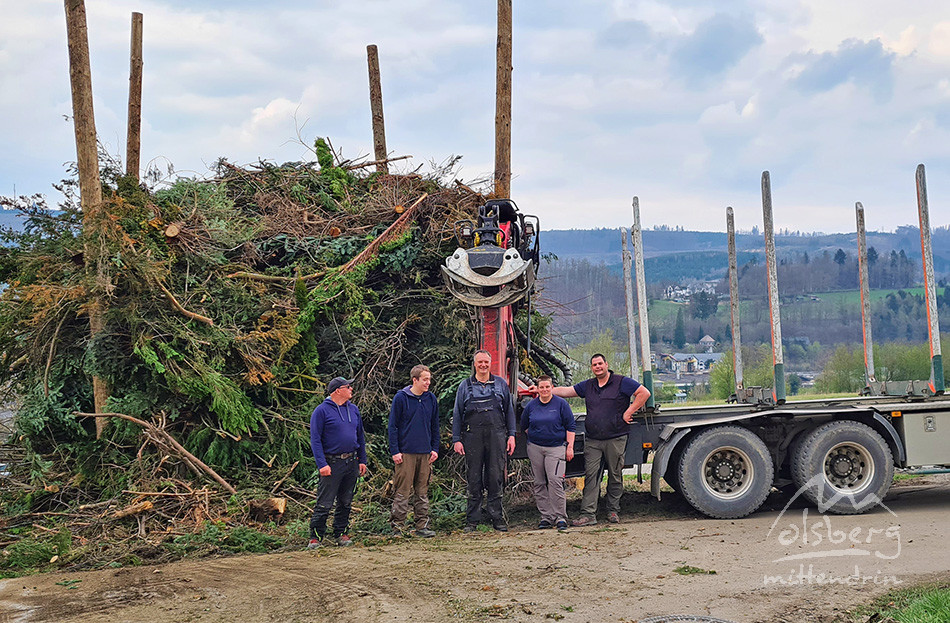 das osterfeuer in der vorbereitung 20220415 1758752365