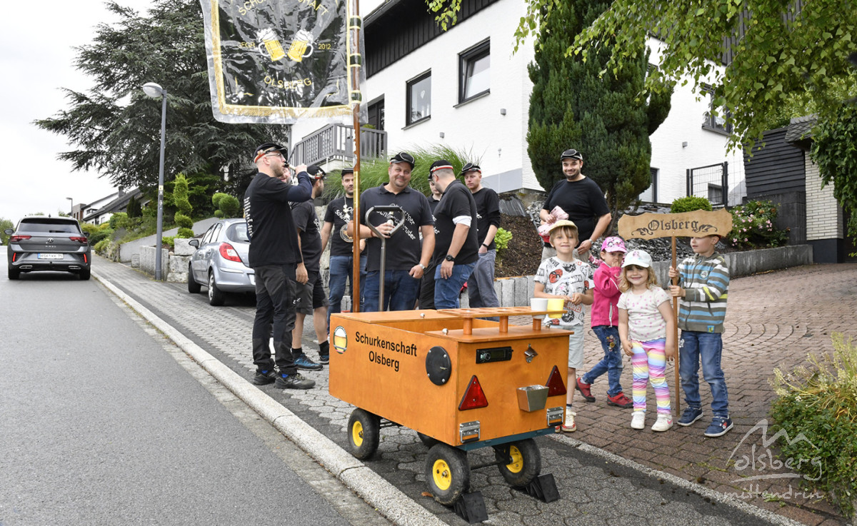 kraenzen beim koenigint102