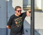 fahne hissen am kreisverkehr huettenstrasse 20200627 1596923499