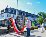 fahne hissen am marktplatz 20200627 1269411044