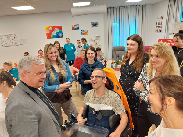 Erzbischof youngcaritas2