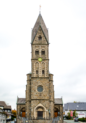 11 01 Kachel Kirchen Katholische Kirche 350x500